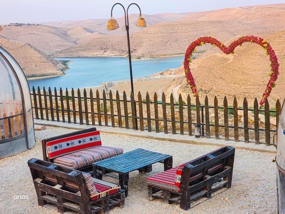 Wadi Al-Wala View Camp Madaba Exterior foto